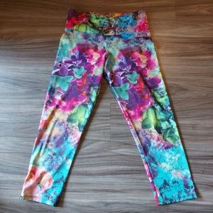Onzie floral cropped leggings